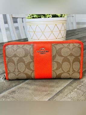 Coach Accordion Zip Wallet Signature Canvas Tangerine Orange Stripe